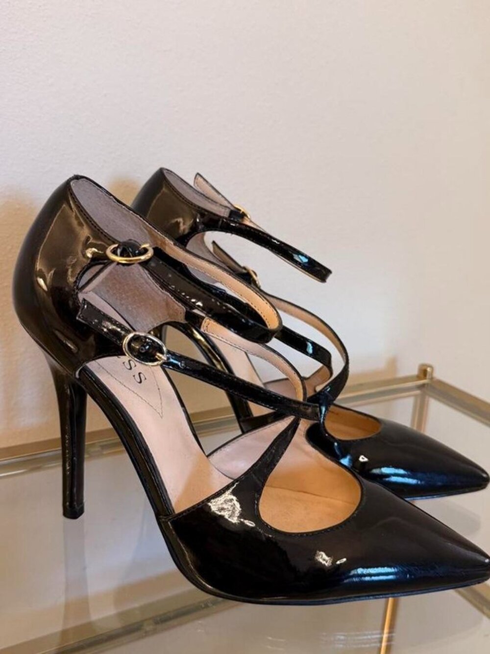 Guess Women's Black Courts
